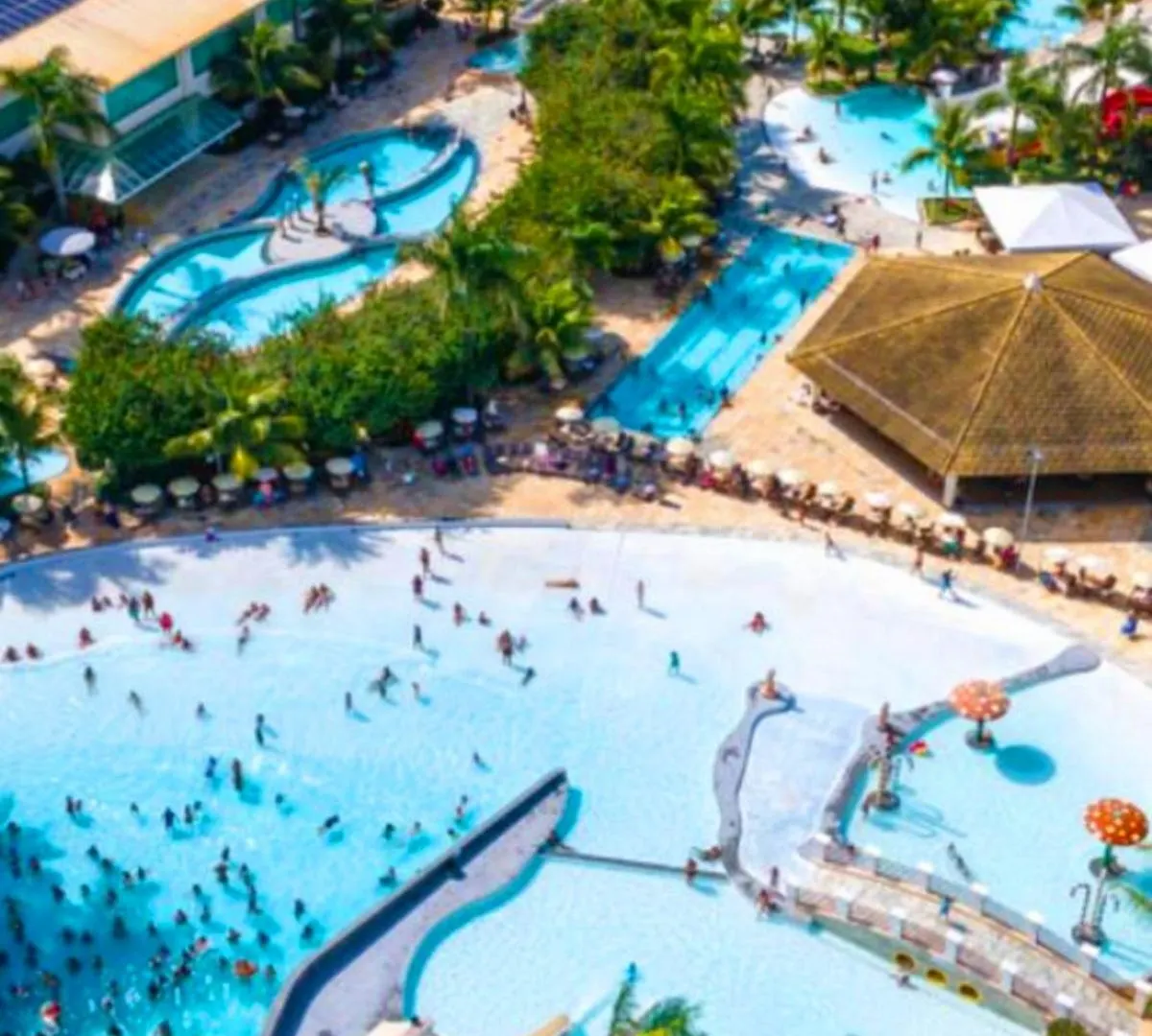 Apto Completo Com Parque Aquatico 24 Horas Lacqua Diroma Caldas Novas